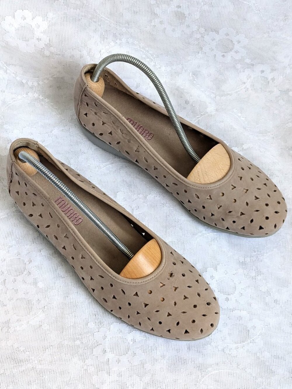 NEW Munro Stone NuBuck Aubrey Leather Slip On Shoes Loafer Women Size 8 1/2 W